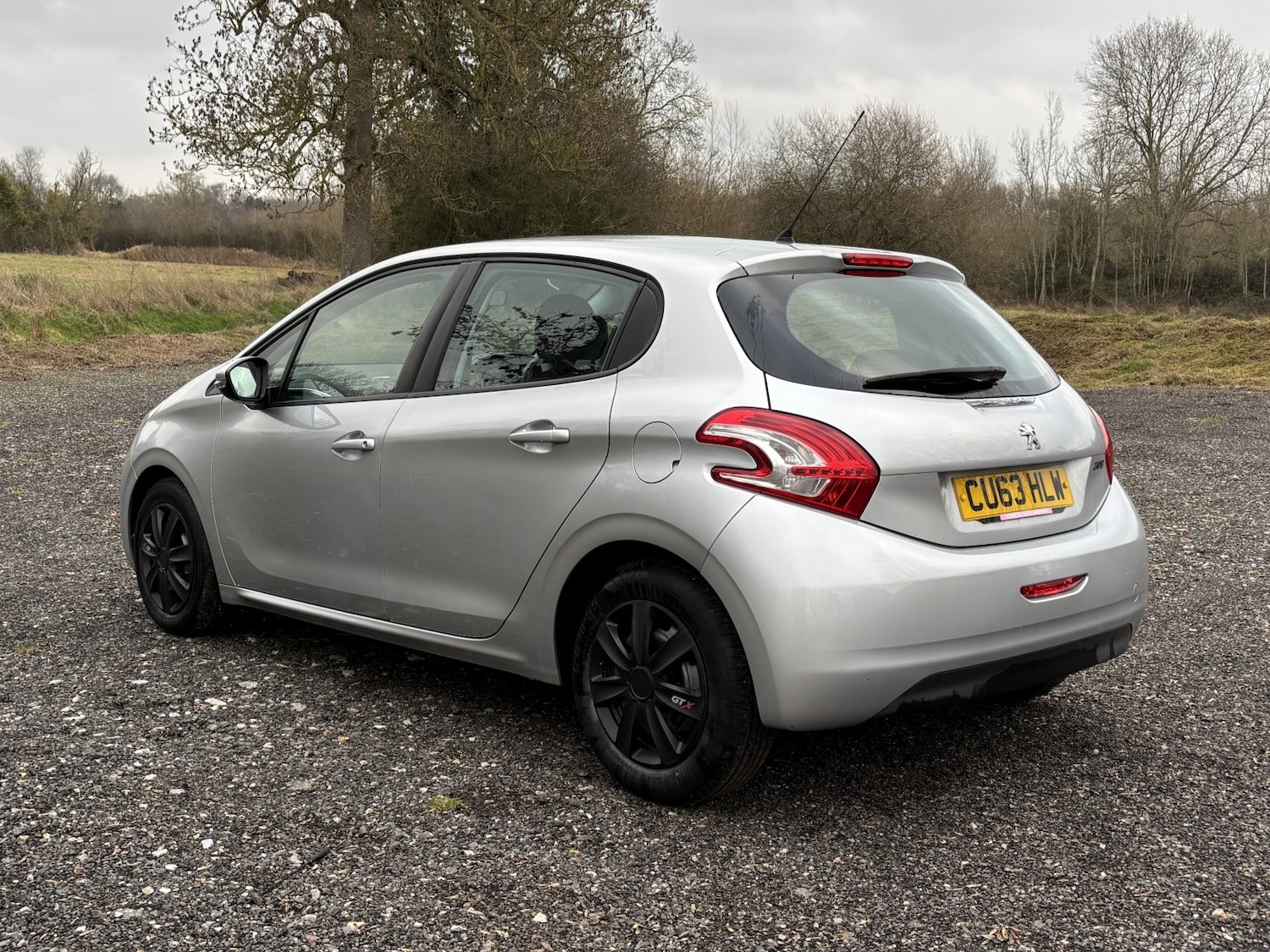 Used Peugeot 208 2013 for sale - 77548301: Photo 3