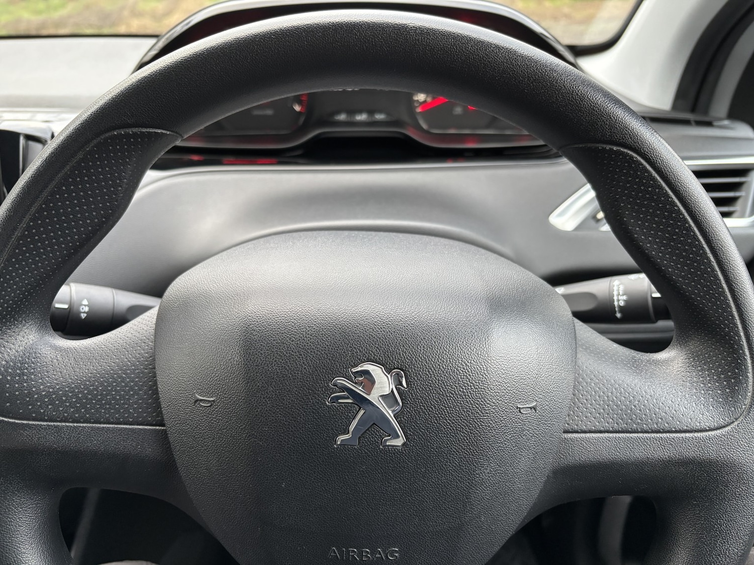 Used Peugeot 208 2013 for sale - 77548301: Photo 30