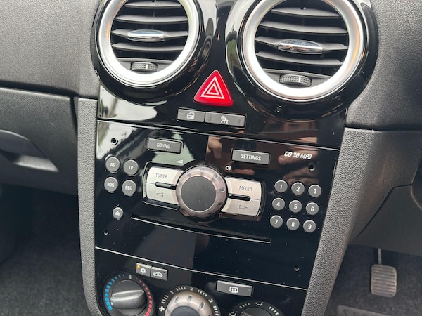 Used Vauxhall Corsa 2012 for sale - 76211940: Photo 25