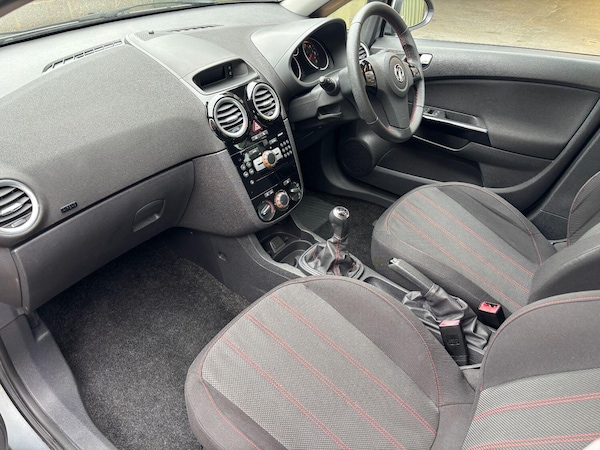 Used Vauxhall Corsa 2012 for sale - 76211940: Photo 2