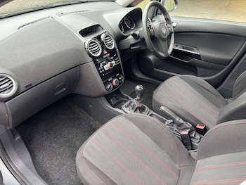 Used Vauxhall Corsa 2012 for sale - 76211940: Photo 2