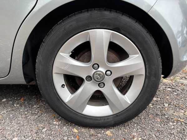 Used Vauxhall Corsa 2012 for sale - 76211940: Photo 5