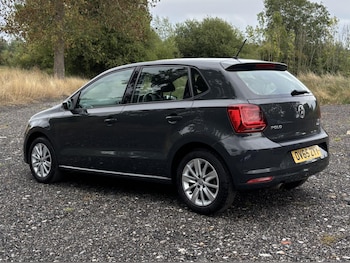 Used Volkswagen Polo 2015 for sale - 75644147: Photo