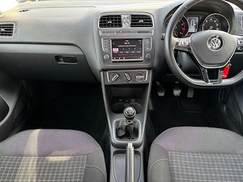 Used Volkswagen Polo 2015 for sale - 75644147: Photo