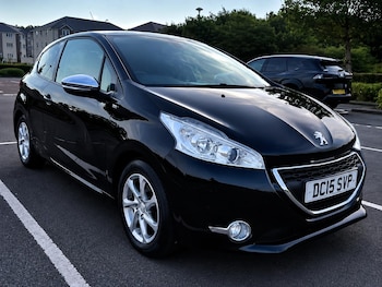 Used Peugeot 208 2015 for sale - 79531753: Photo