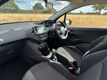 Used Peugeot 208 2015 for sale - 79531753: Photo
