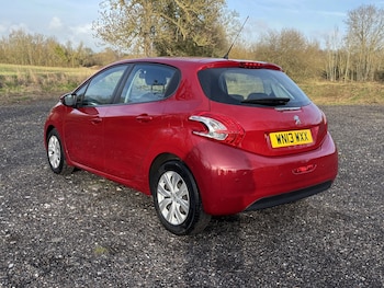 Used Peugeot 208 2013 for sale - 77195479: Photo