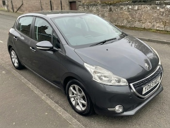 Used Peugeot 208 2013 for sale - 78558772: Photo