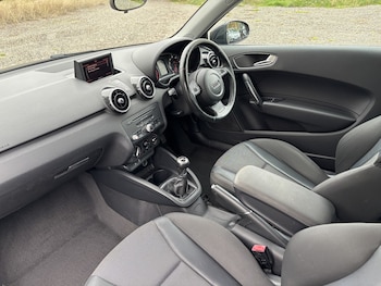 Used Audi A1 2011 for sale - 76237186: Photo