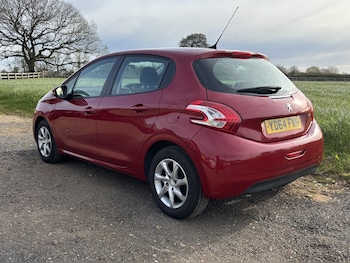 Used Peugeot 208 2014 for sale - 77758990: Photo