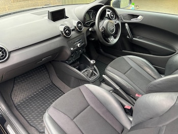 Used Audi A1 2011 for sale - 76198303: Photo