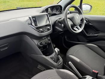 Used Peugeot 208 2015 for sale - 79735297: Photo
