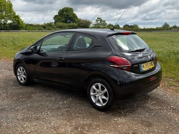 Used Peugeot 208 2015 for sale - 79735297: Photo
