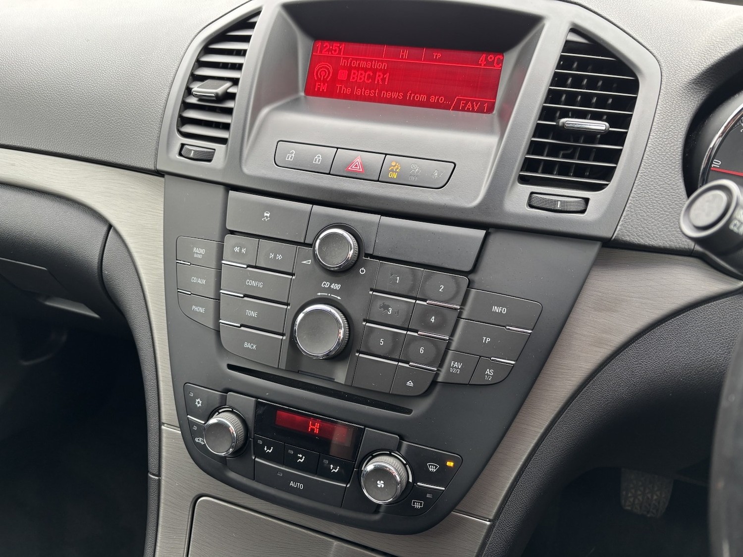 Used Vauxhall Insignia 2011 for sale - 78197938: Photo 30