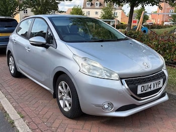 Used Peugeot 208 2014 for sale - 79162253: Photo