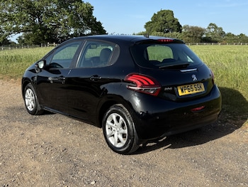 Used Peugeot 208 2015 for sale - 78452438: Photo