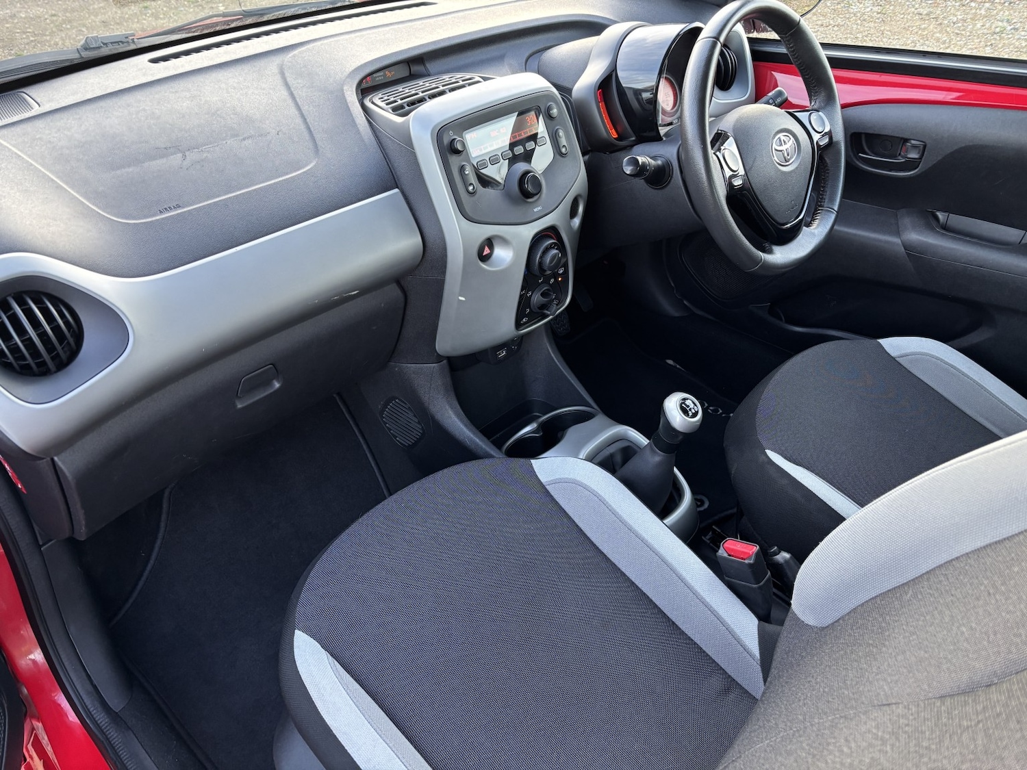 Used Toyota AYGO 2014 for sale - 77201250: Photo 2