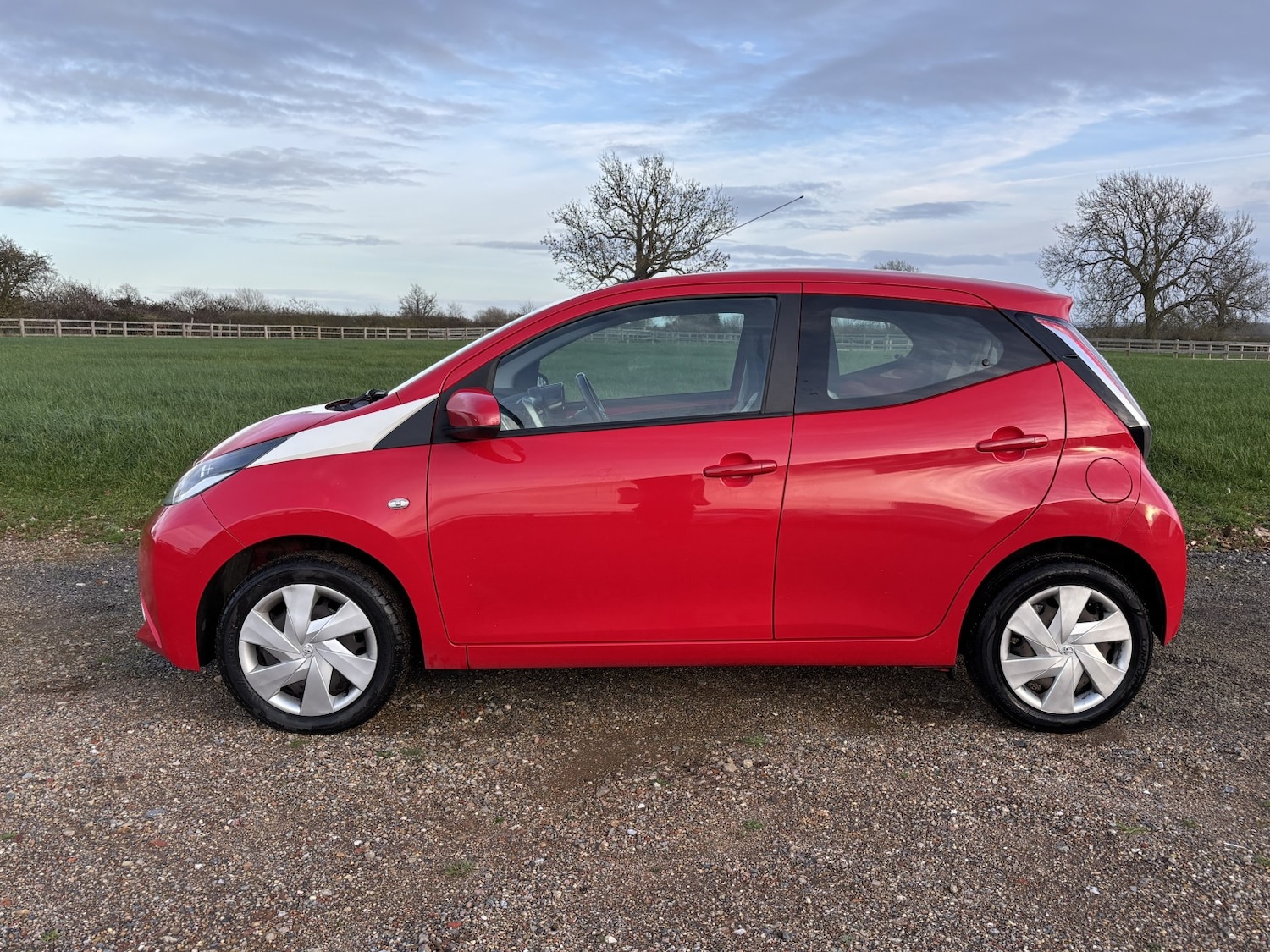 Used Toyota AYGO 2014 for sale - 77201250: Photo 8