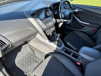 Used Ford Focus 2015 for sale - 78360003: Photo