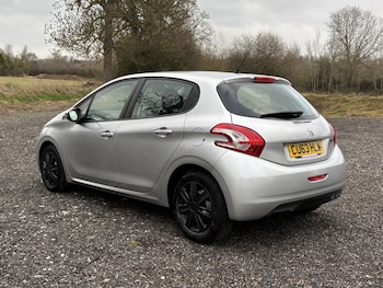 Used Peugeot 208 2013 for sale - 77258575: Photo