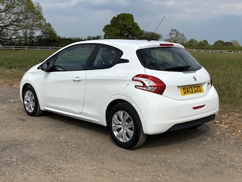 Used Peugeot 208 2013 for sale - 78360163: Photo