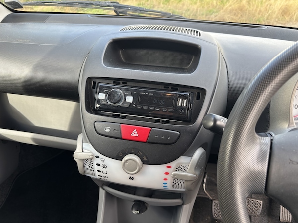 Used Peugeot 107 2009 for sale - 76347228: Photo 16