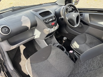 Used Peugeot 107 2009 for sale - 76347228: Photo 2