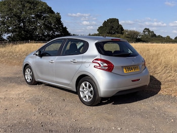 Used Peugeot 208 2015 for sale - 79029982: Photo