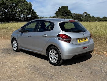 Used Peugeot 208 2016 for sale - 78433828: Photo