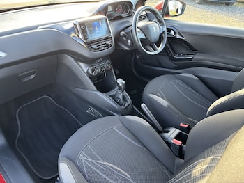 Used Peugeot 208 2014 for sale - 77201233: Photo