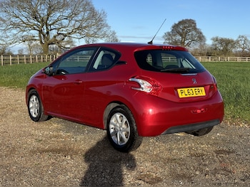 Used Peugeot 208 2014 for sale - 77201233: Photo