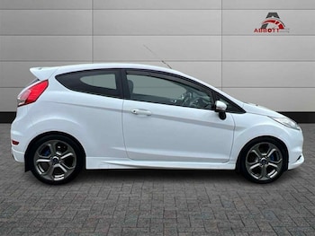 Used Ford Fiesta 2014 for sale - 79173404: Photo