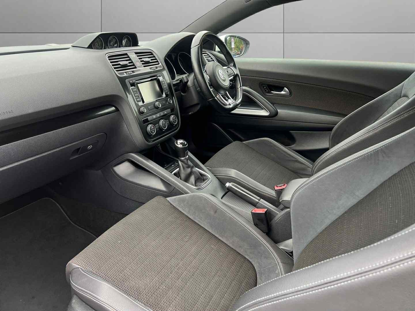 Used Volkswagen Scirocco 2015 for sale - 76170921: Photo 9