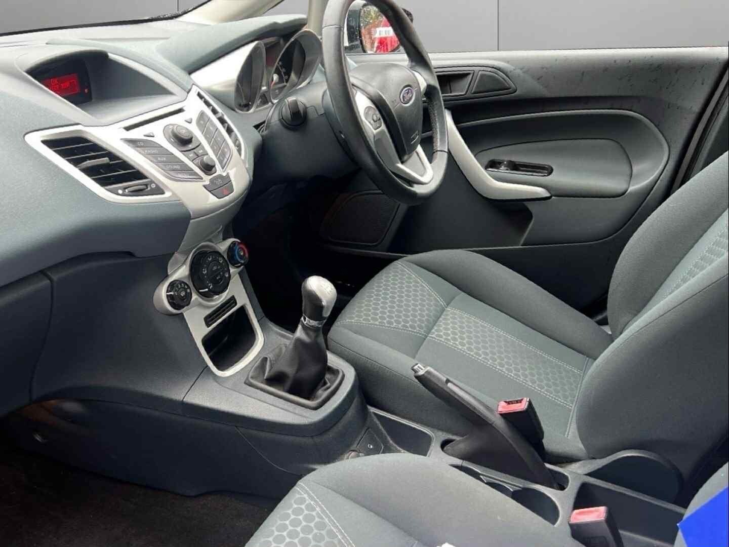 Used Ford Fiesta 2010 for sale - 75751032: Photo 11