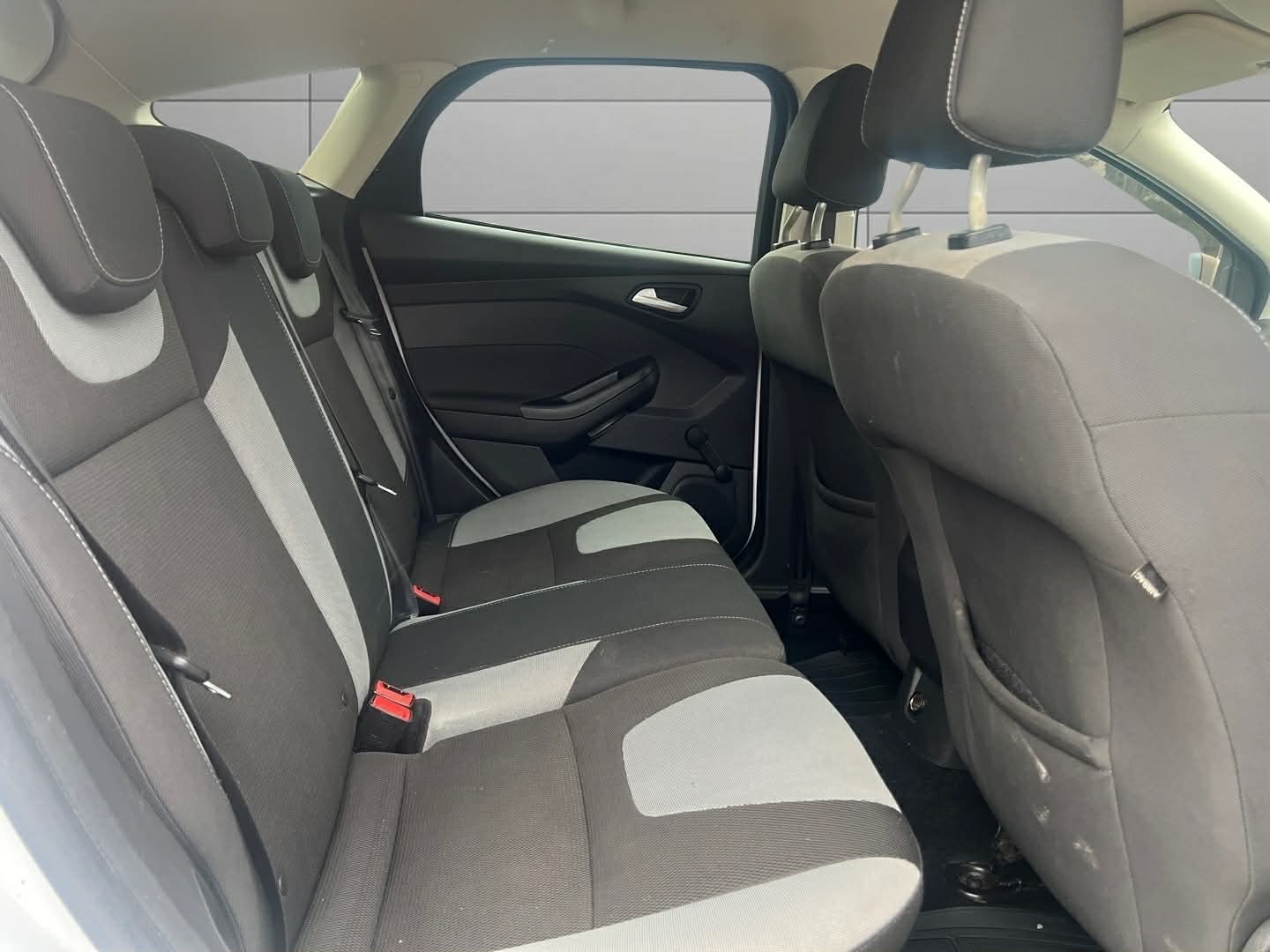 Used Ford Focus 2013 for sale - 76931683: Photo 11