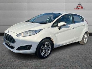 2013 (63) - 1.25 82 Zetec 5dr