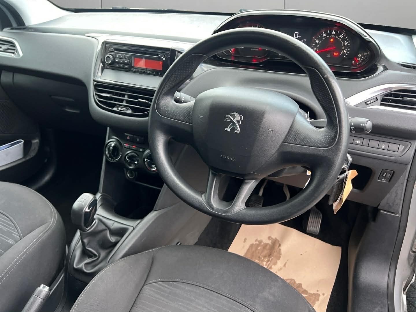 Used Peugeot 208 2012 for sale - 76864259: Photo 10