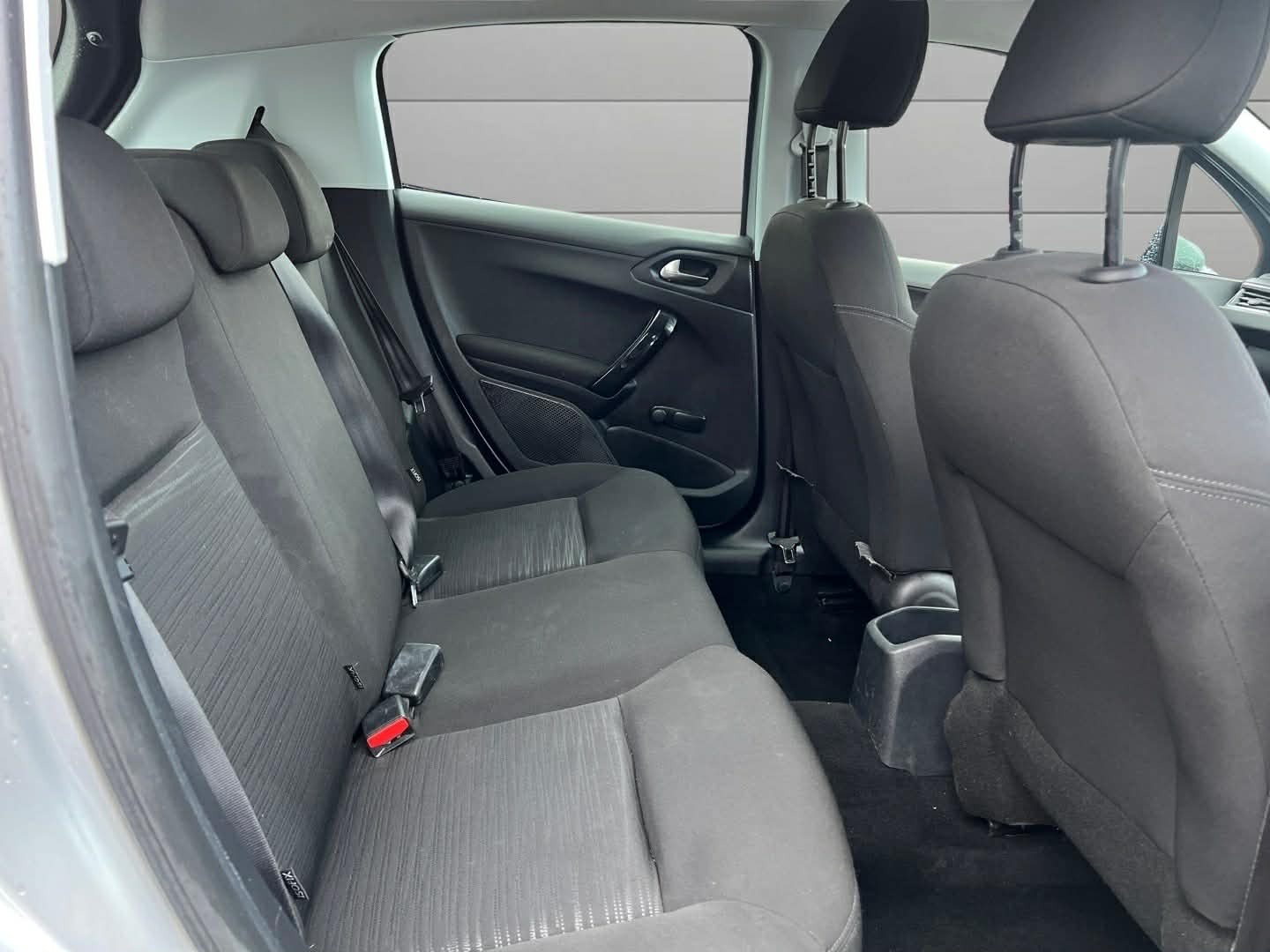 Used Peugeot 208 2012 for sale - 76864259: Photo 8