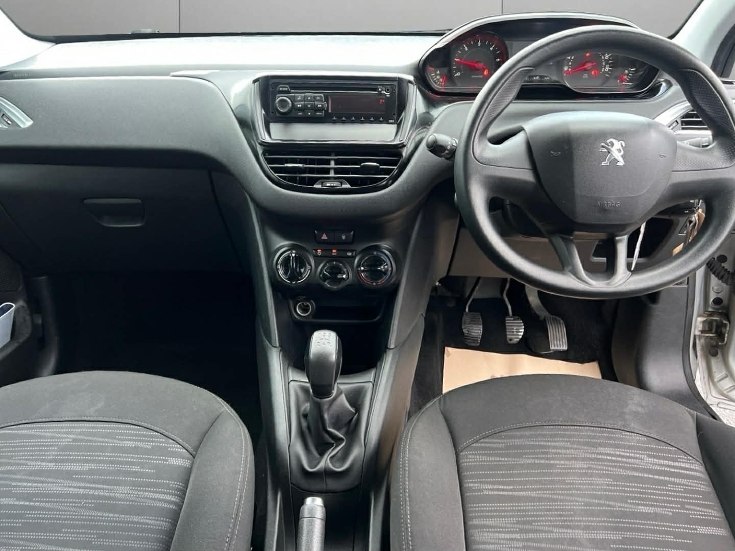 Used Peugeot 208 2012 for sale - 76864259: Photo 9