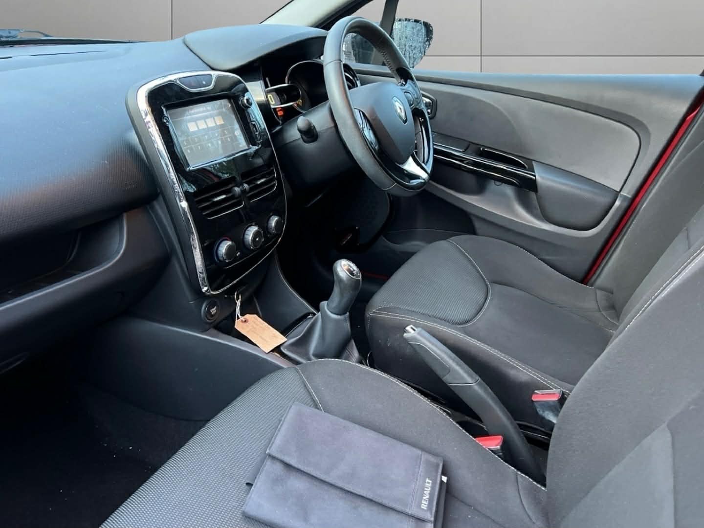 Used Renault Clio 2014 for sale - 77561125: Photo 10