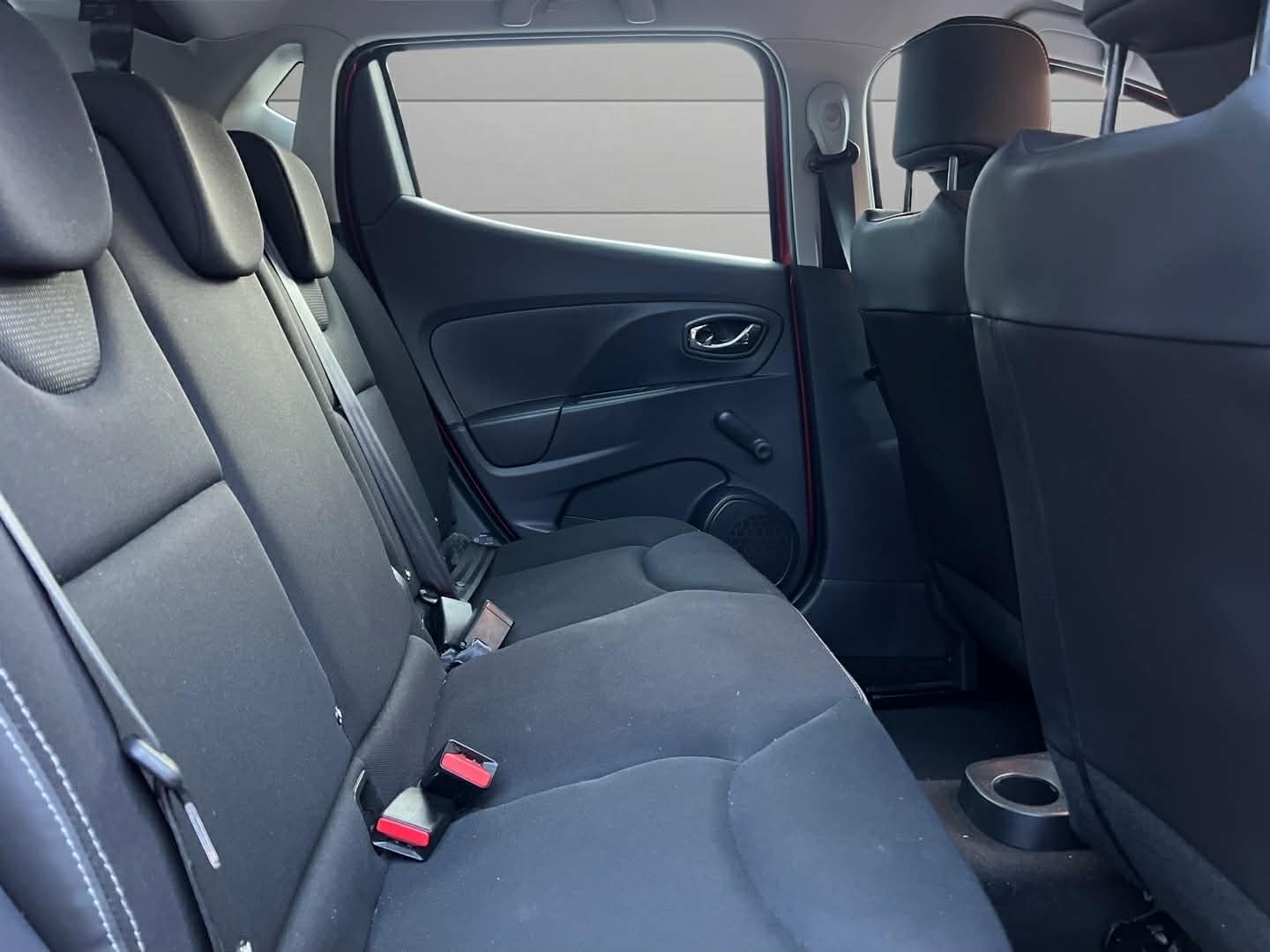 Used Renault Clio 2014 for sale - 77561125: Photo 9