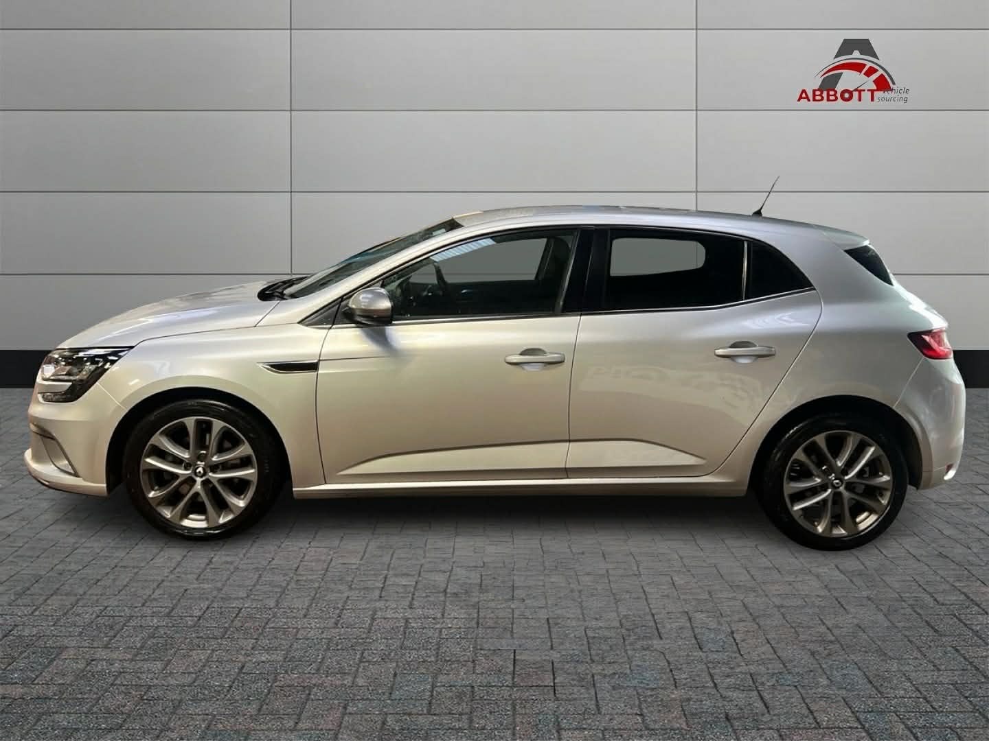 Used Renault Megane 2017 for sale - 77561105: Photo 2