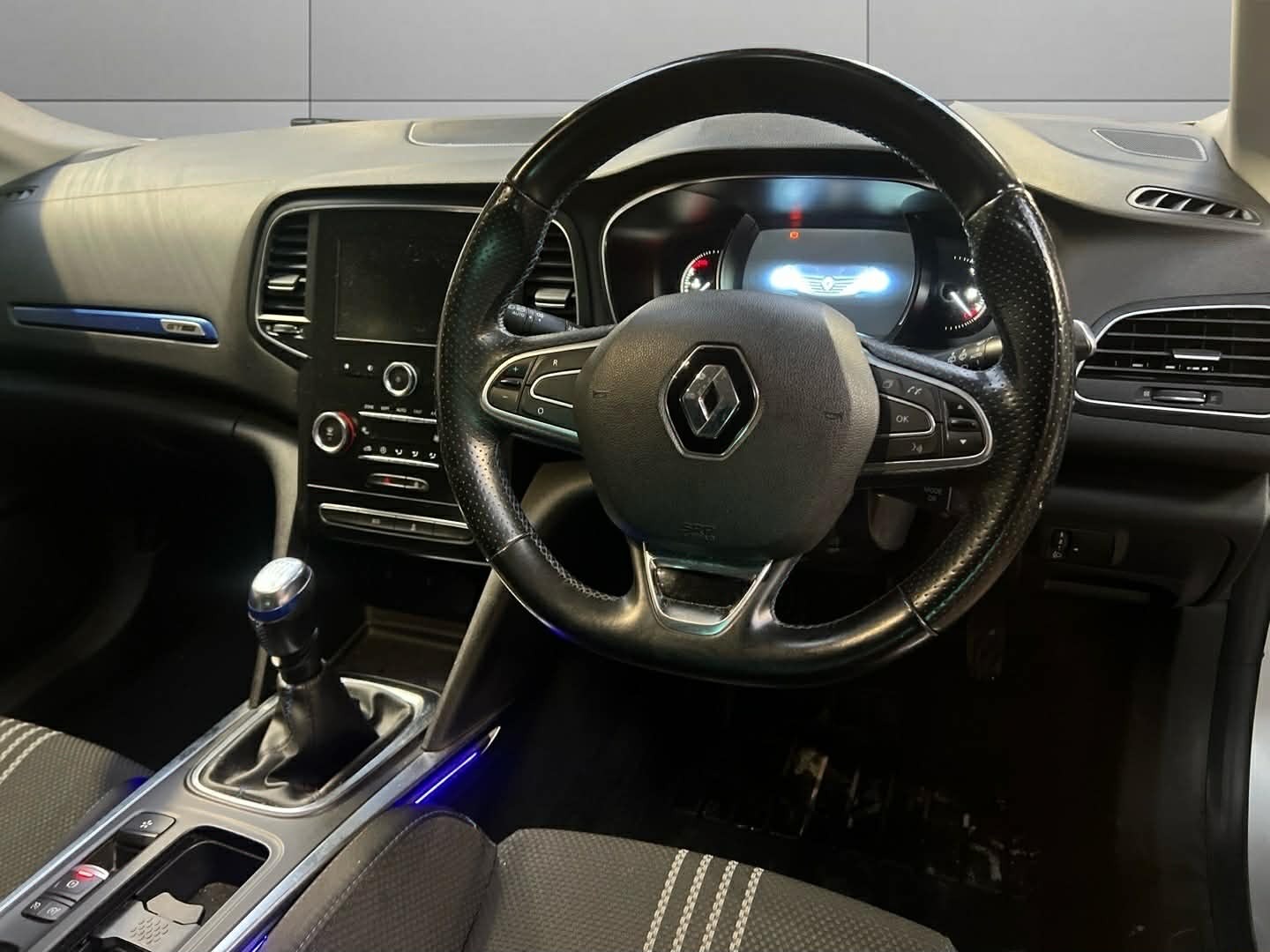 Used Renault Megane 2017 for sale - 77561105: Photo 9