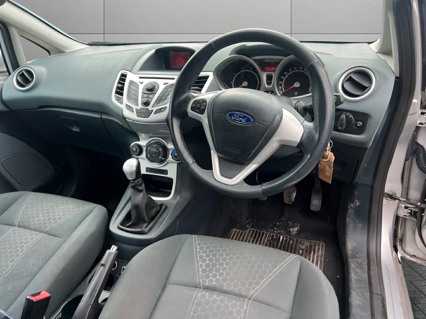 Used Ford Fiesta 2010 for sale - 77303818: Photo 9