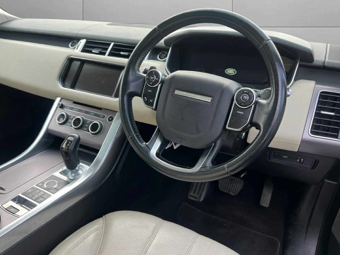 Used Land Rover Range Rover Sport 2014 for sale - 76931680: Photo 9