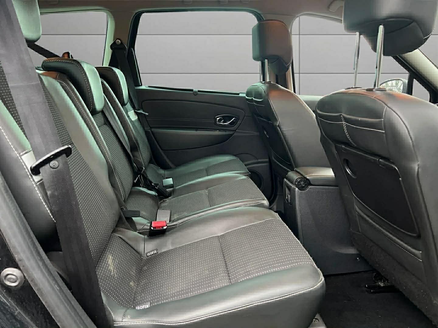 Used Renault Grand Scenic 2016 for sale - 77974116: Photo 11