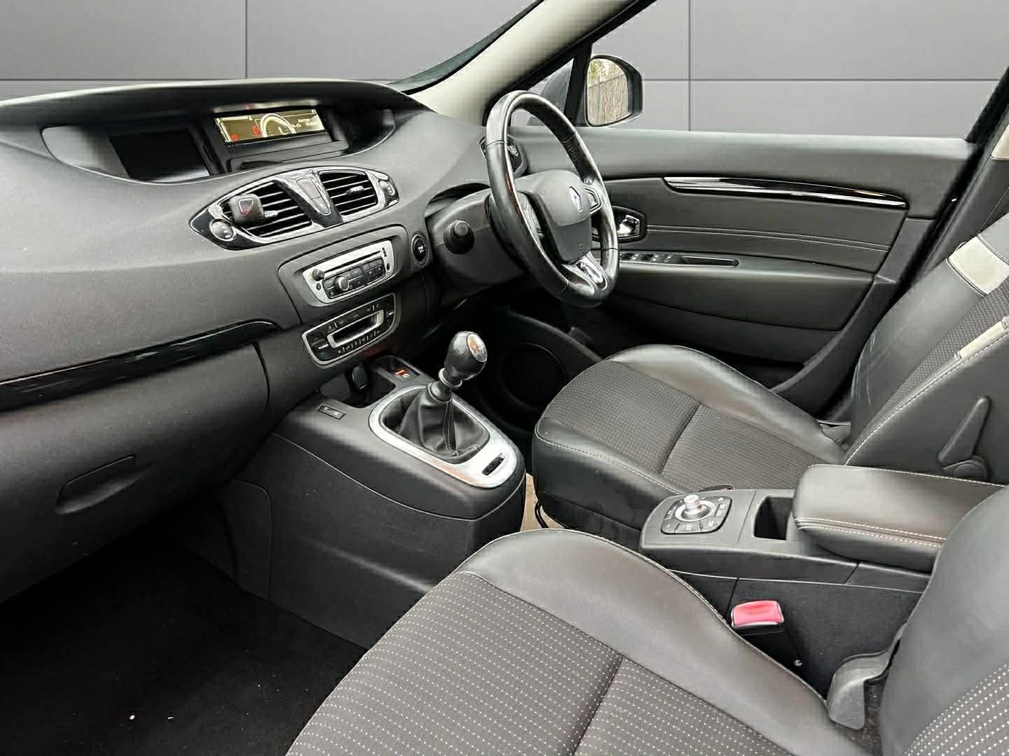 Used Renault Grand Scenic 2016 for sale - 77974116: Photo 12