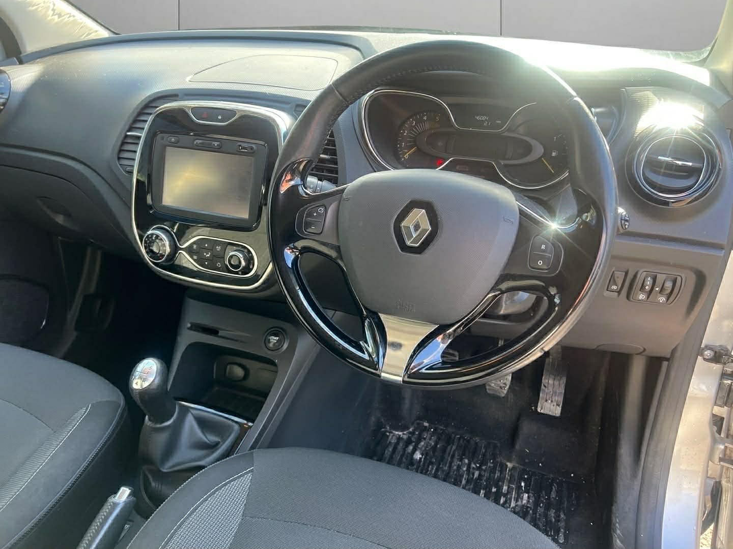 Used Renault Captur 2015 for sale - 77903540: Photo 10