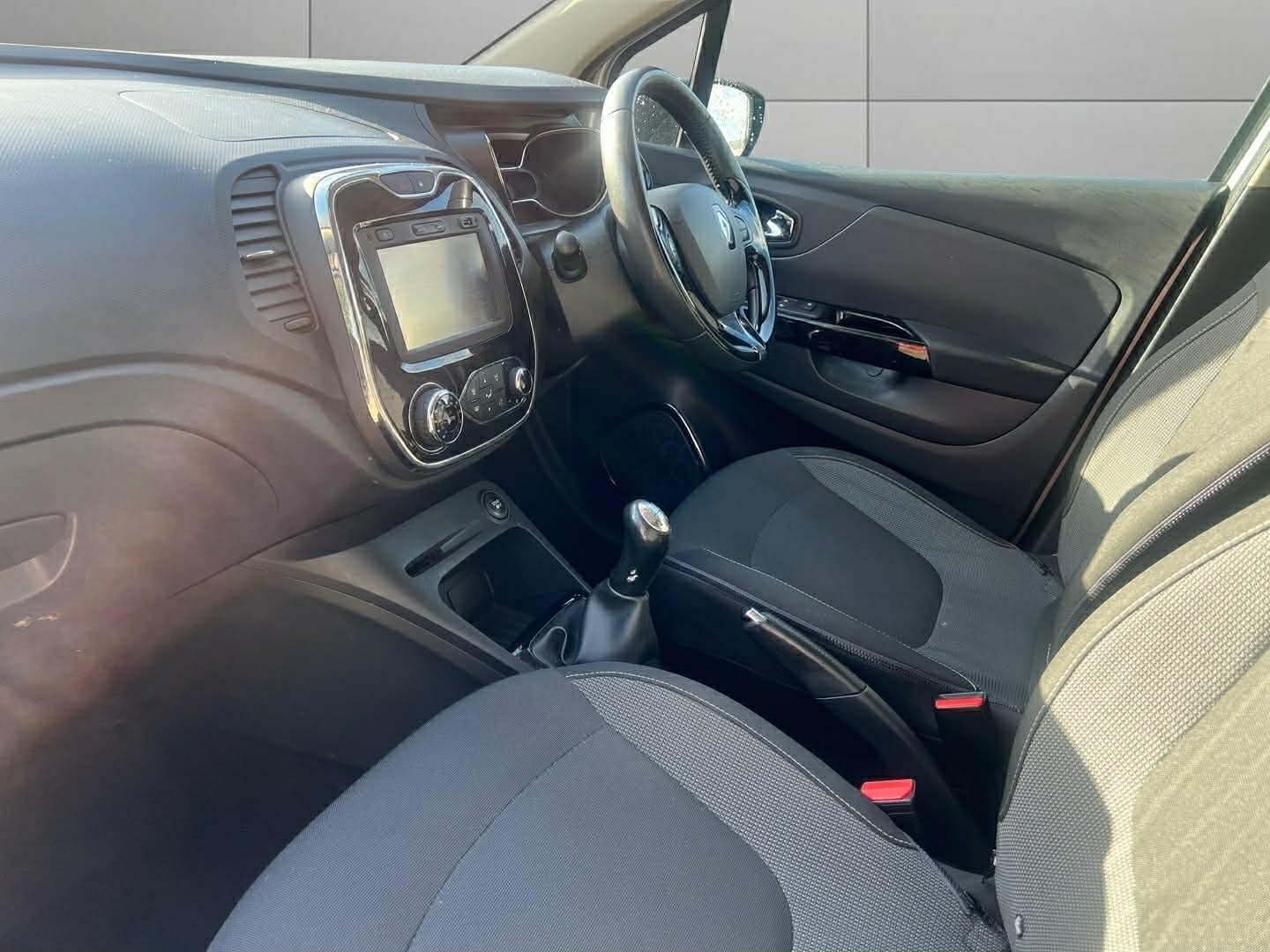 Used Renault Captur 2015 for sale - 77903540: Photo 12