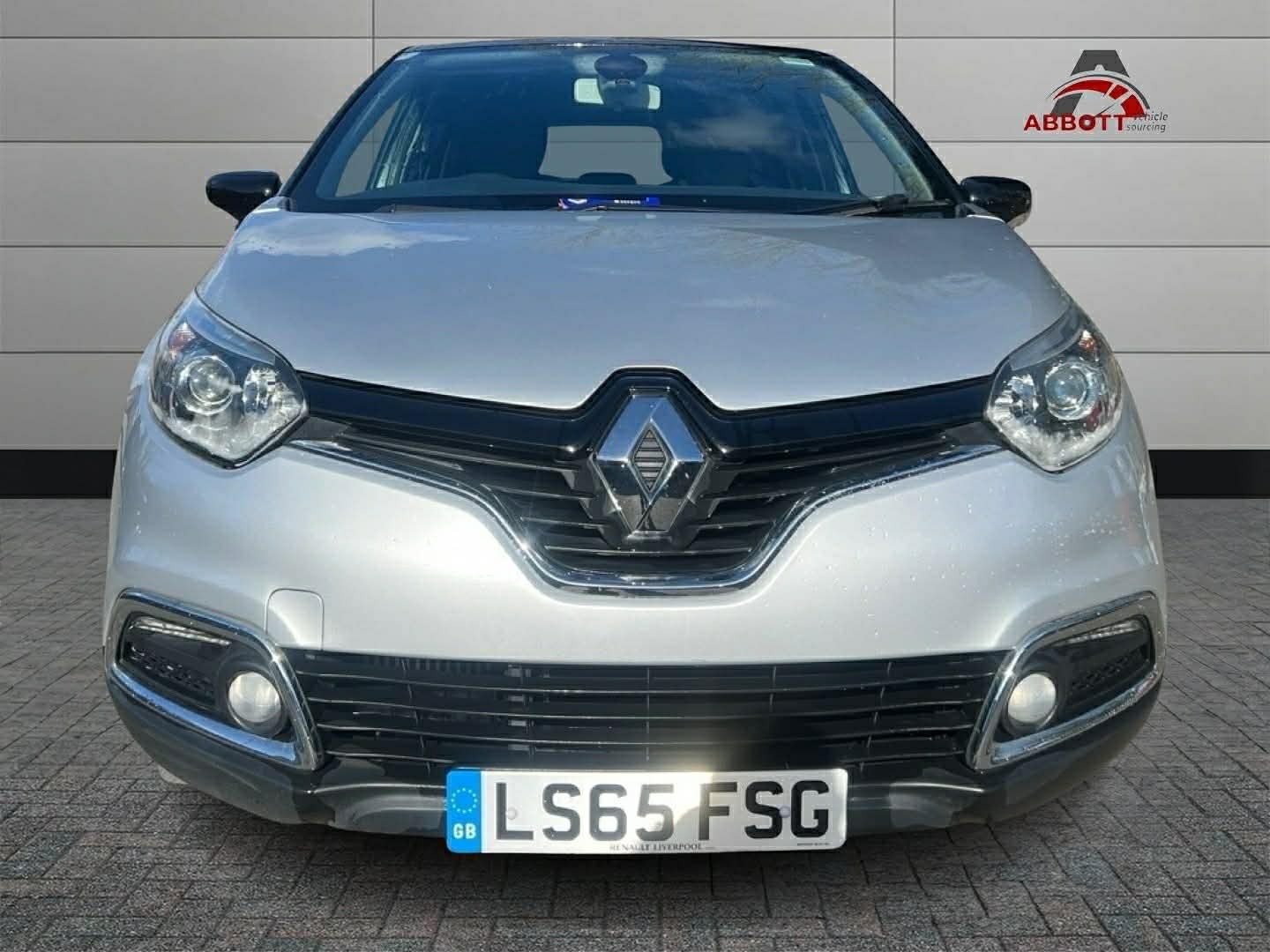 Used Renault Captur 2015 for sale - 77903540: Photo 2